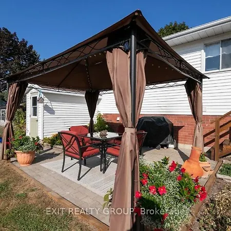 Serenity Place By The Lake Brighton Exterior photo